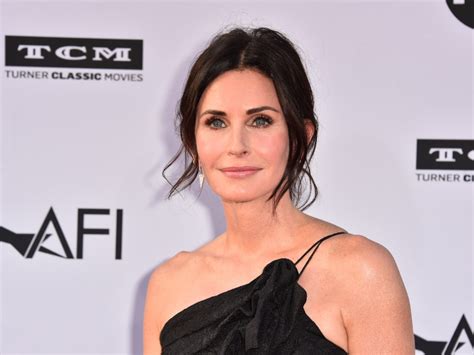 courteney cox sexy|Courteney Cox Wears Bikini at 55, Looks Amaze.